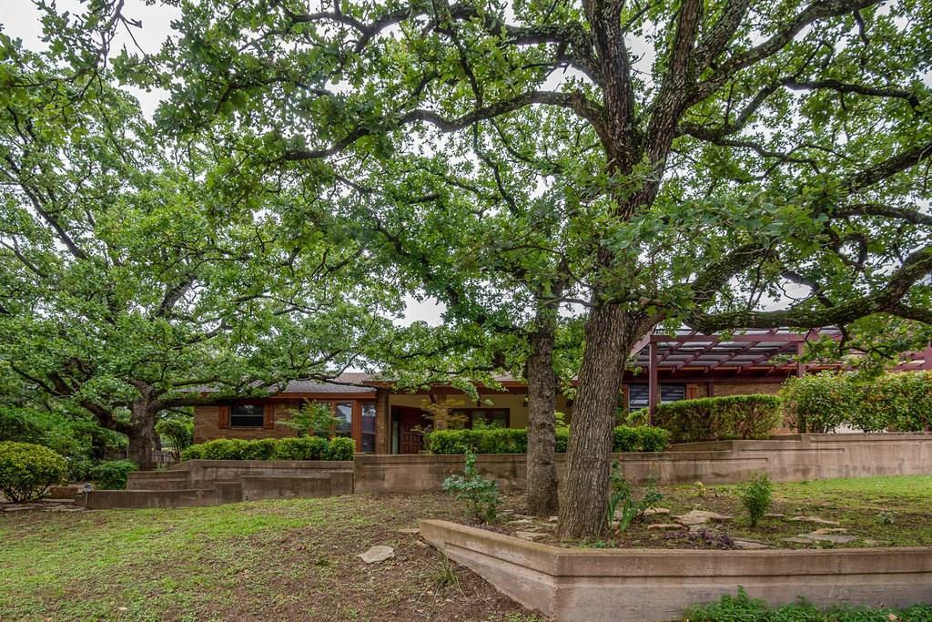 3315 Edgewater Court - Photo 1