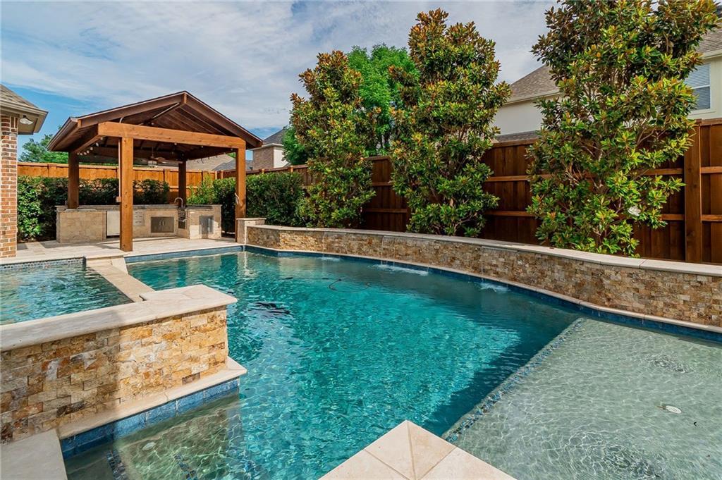 219 High Point Drive - Photo 1