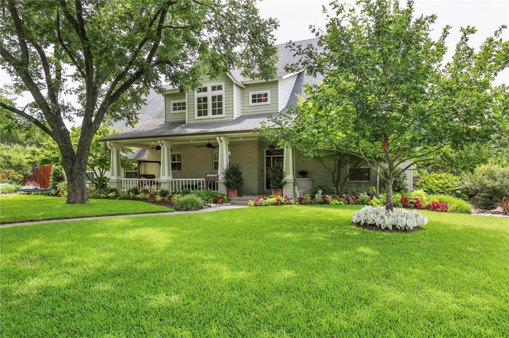 915 Beechwood Drive - Photo 1