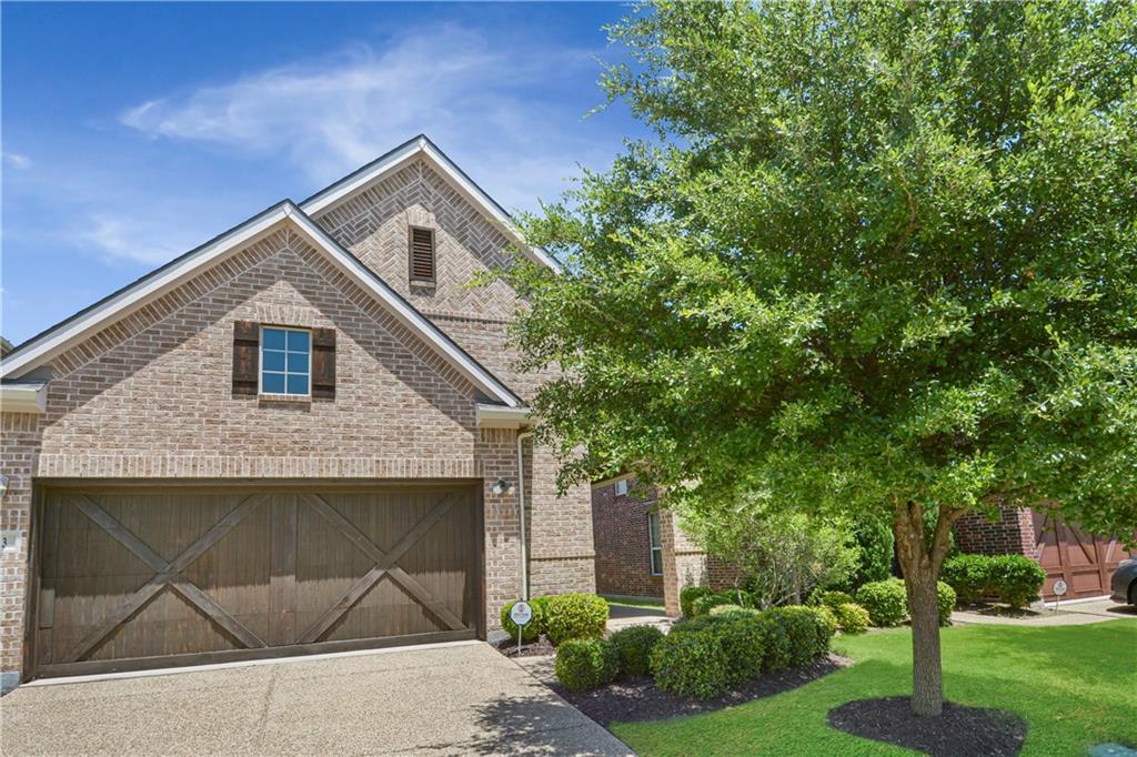 313 Eastland Drive - Photo 1
