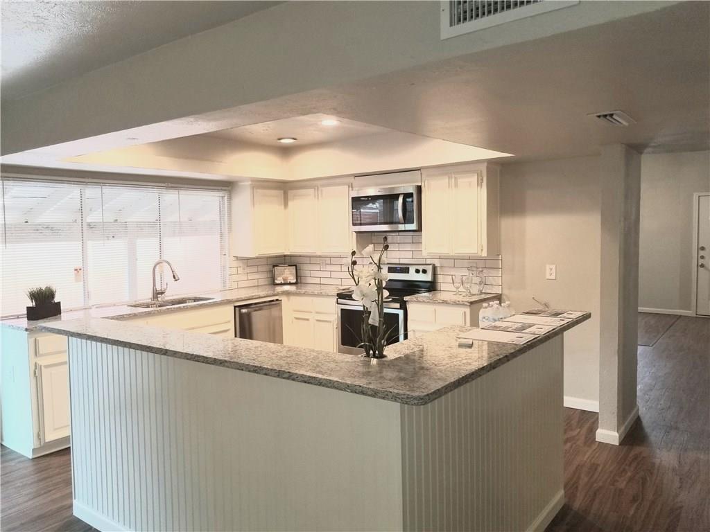 421 Thistle Drive - Photo 1