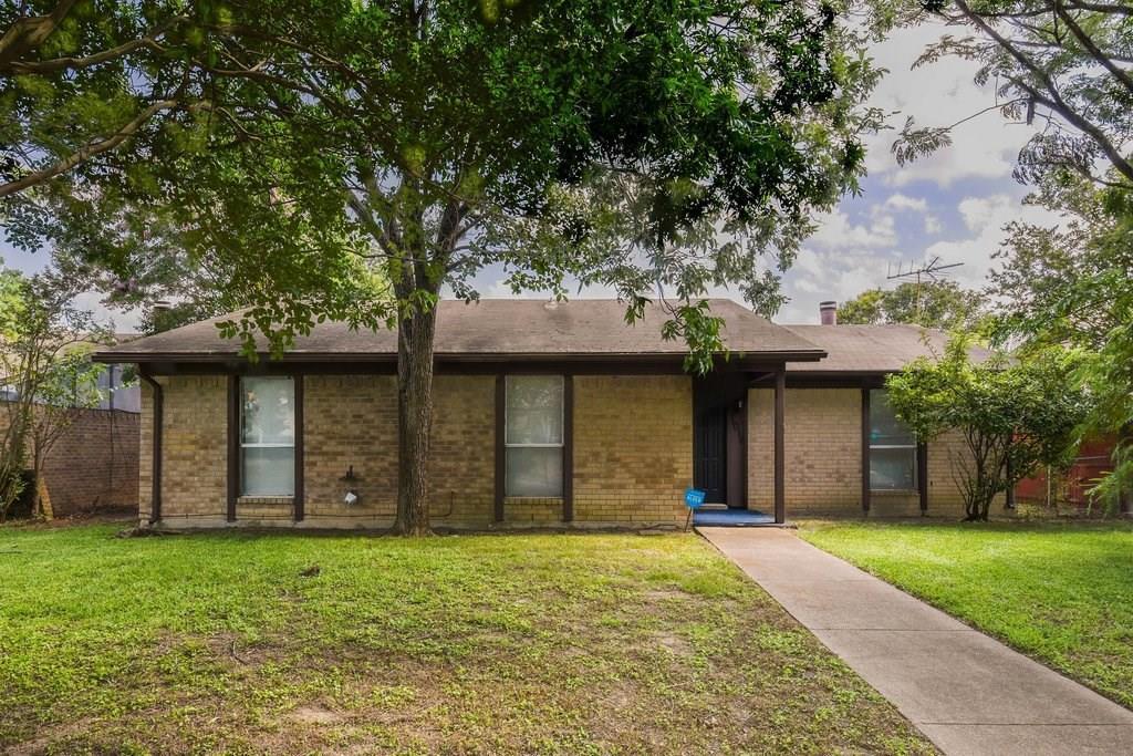 1018 Nancy Lane - Photo 1