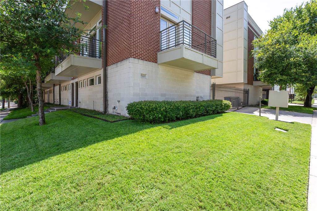 5618 Lindell Avenue - Photo 1