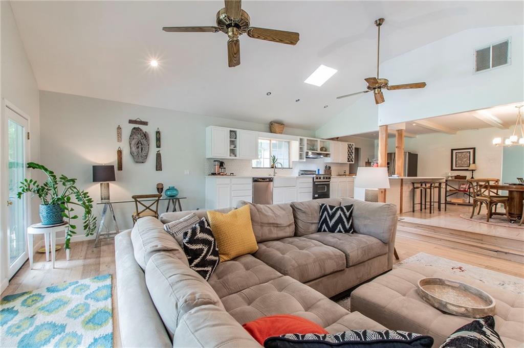 1505 Bella Vista Drive - Photo 1
