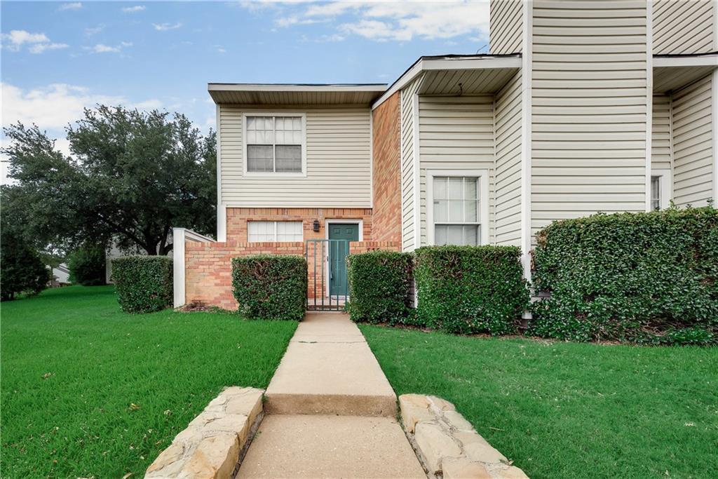 835 Creekside Drive - Photo 1