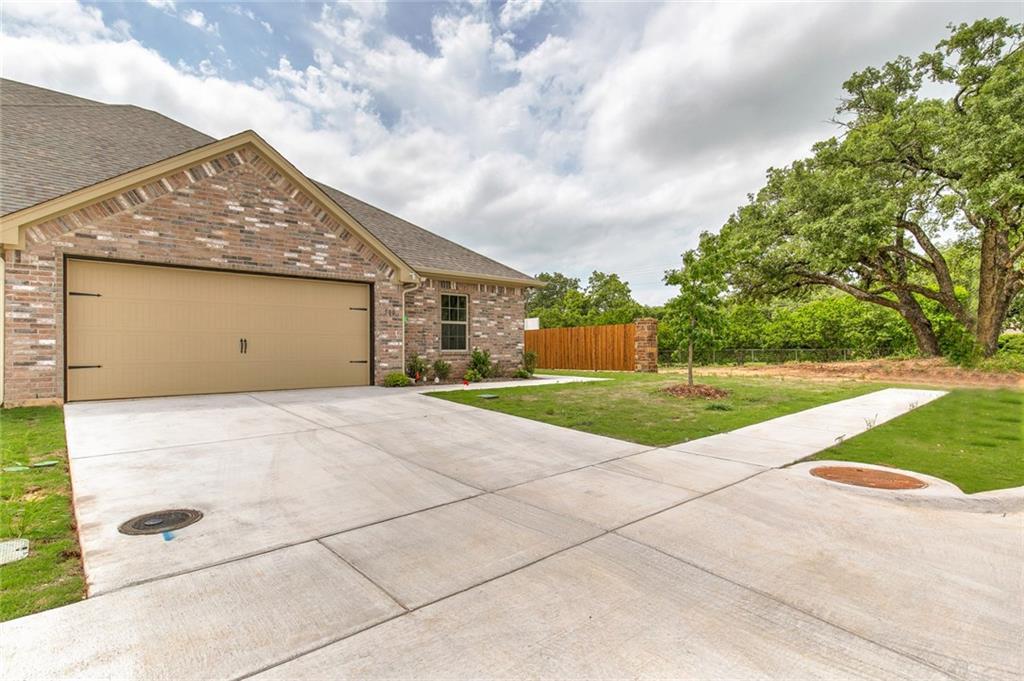 504 Landry Court - Photo 1
