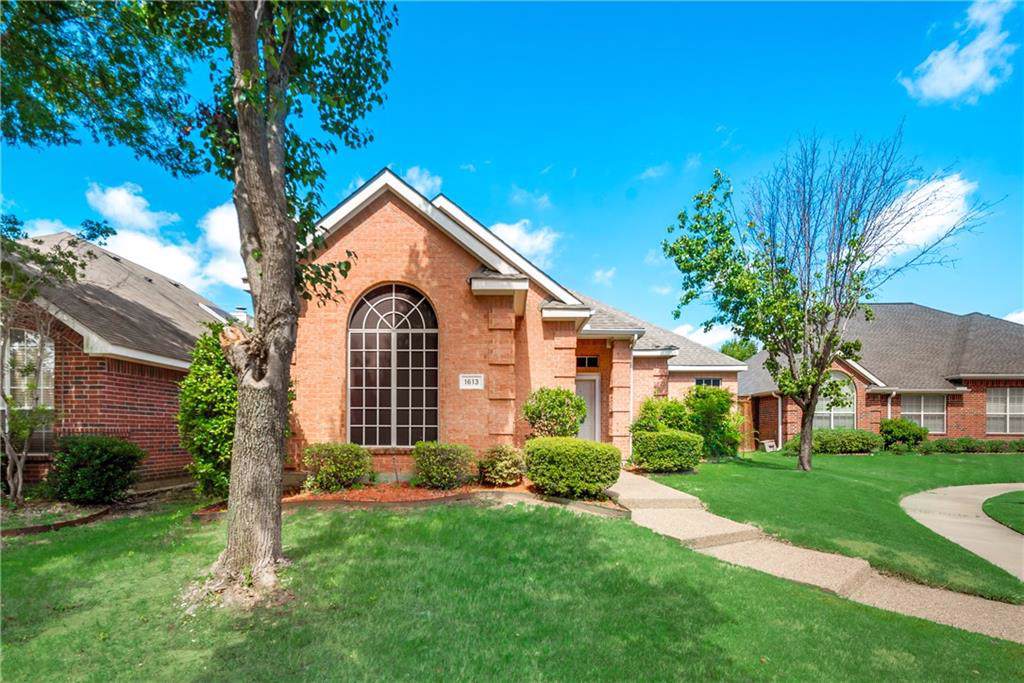 1613 Lone Hollow Court - Photo 1