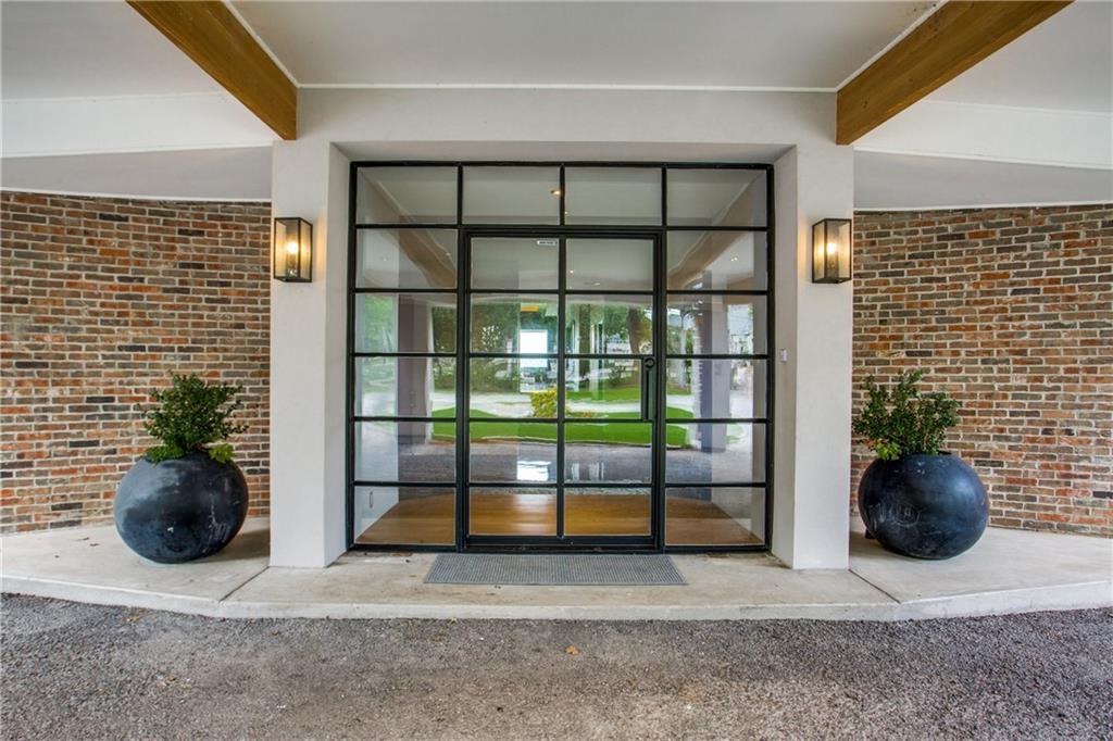 8542 Meadowbrook Drive - Photo 1