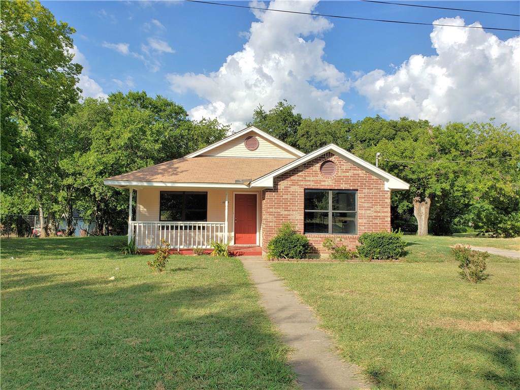 1202 Shawnee Street - Photo 1