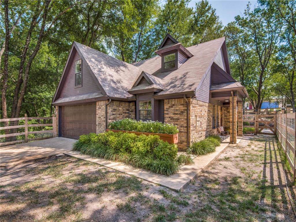 320 Oak Creek Drive - Photo 1