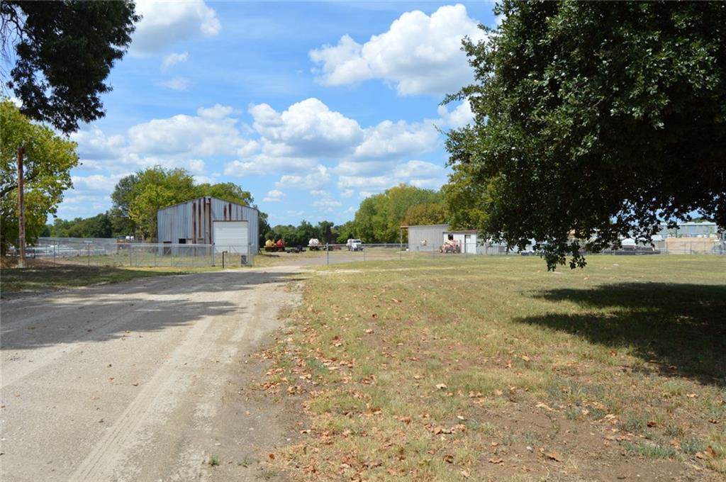 607 Broadway Street - Photo 1