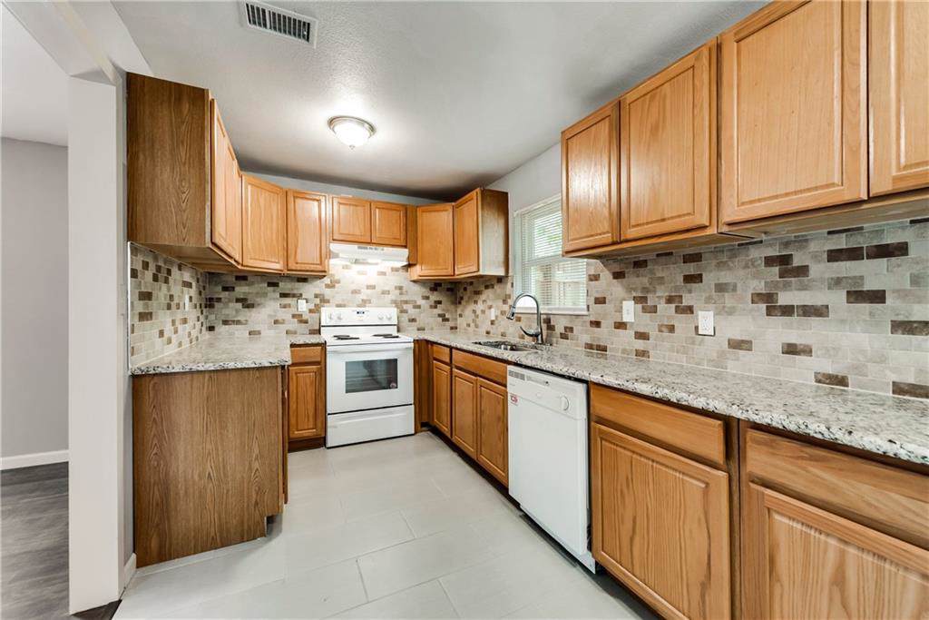 1602 Tarrant Road - Photo 1
