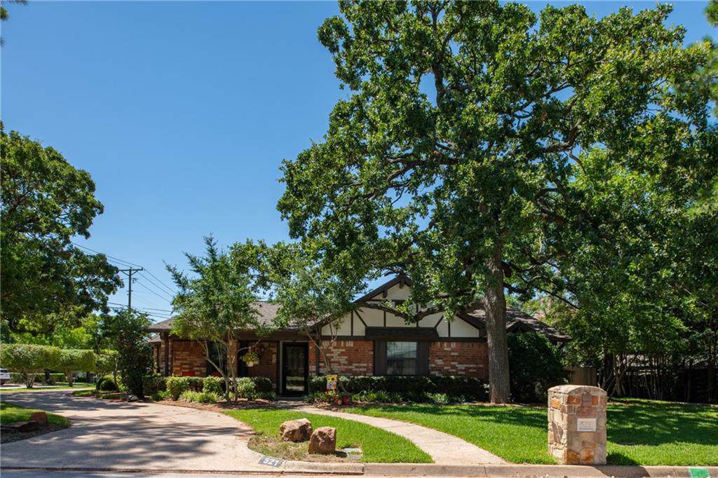 521 Louella Drive - Photo 1