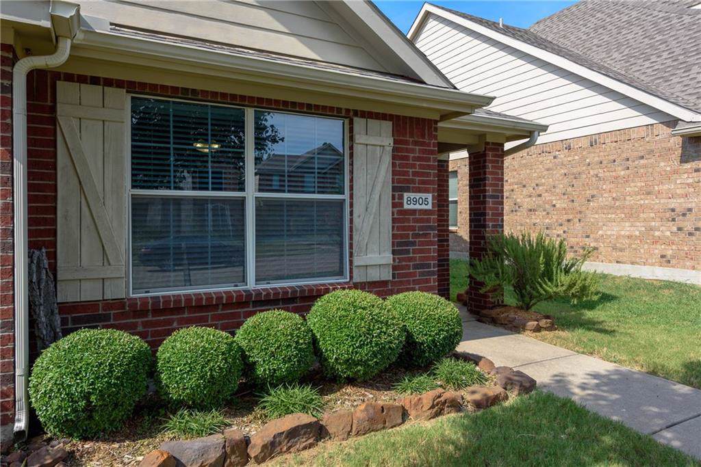 8905 Eastwood Avenue - Photo 1
