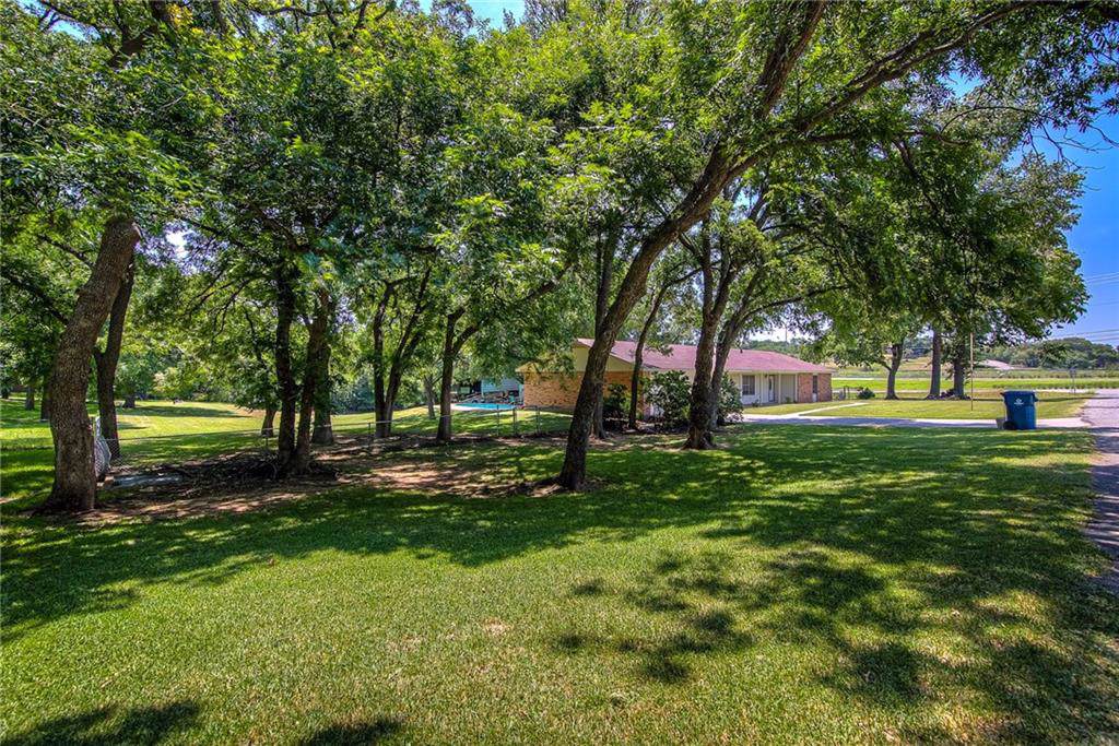 102 Primrose Drive - Photo 1