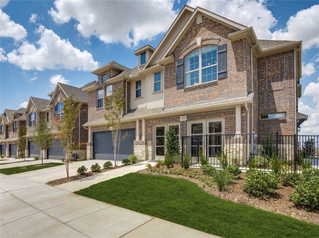 2733 Splendor Drive - Photo 1