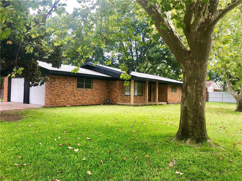 1225 Hulme Street - Photo 1