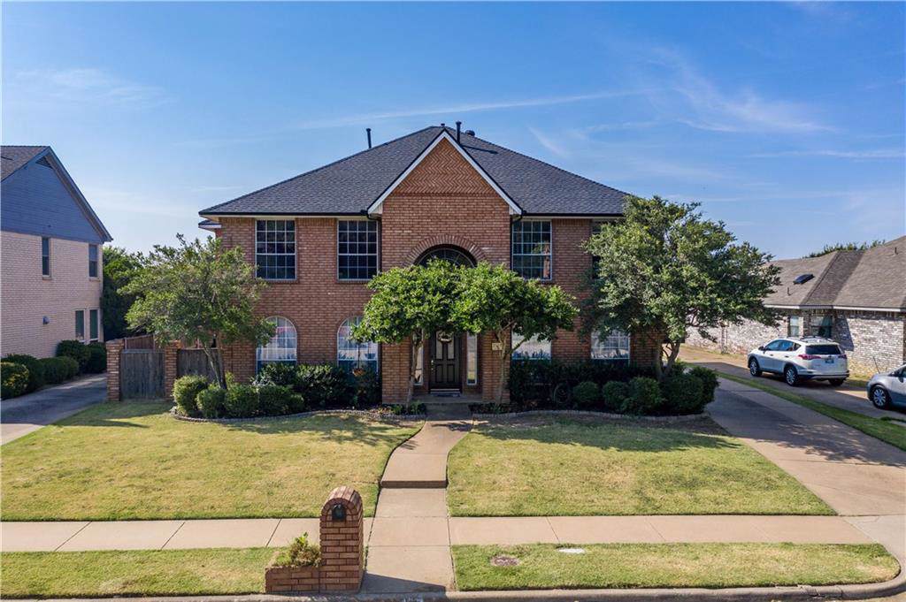 1019 Cambridge Drive - Photo 1