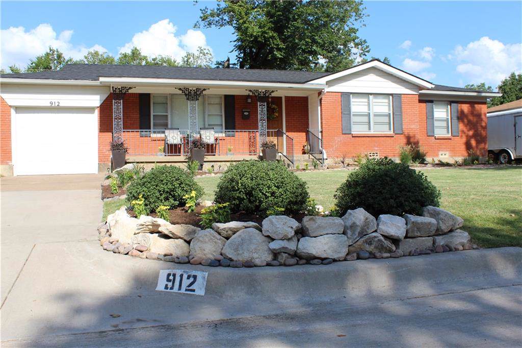 912 Dora Street - Photo 1