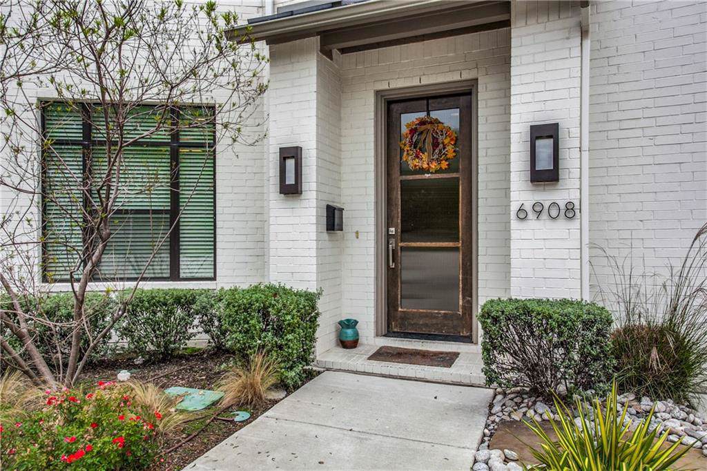6908 Chantilly Court - Photo 1
