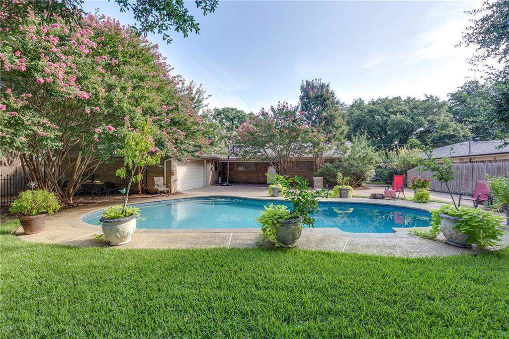 1610 Ridgeview Drive - Photo 1
