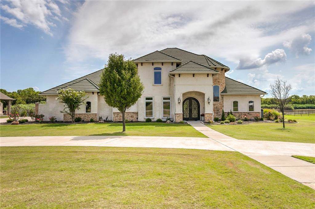 138 The Lakes Drive - Photo 1