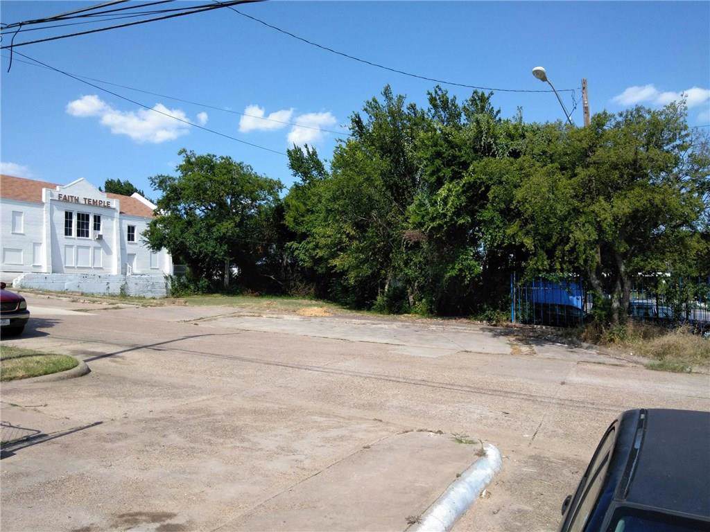 1710 Winnetka Avenue - Photo 1