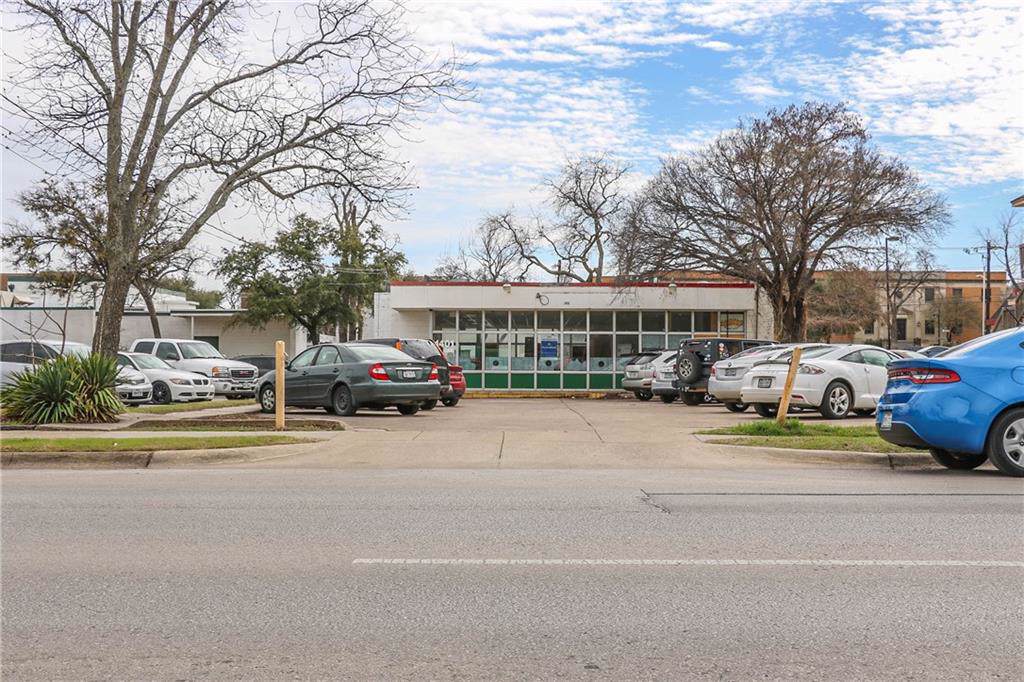 1401 Oak Street - Photo 1
