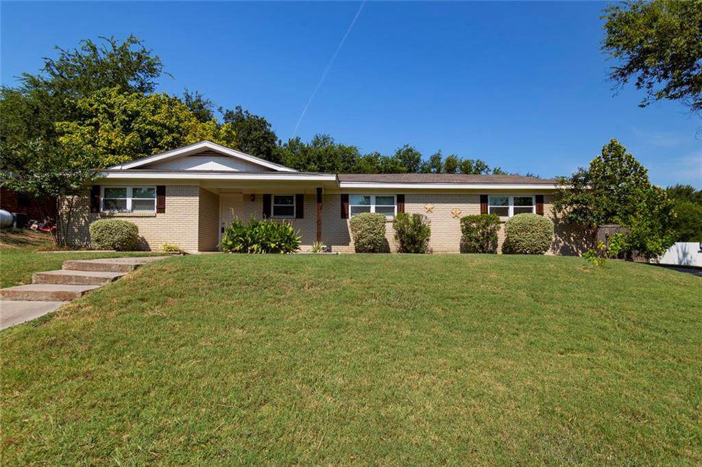 304 Clearwood Drive - Photo 1