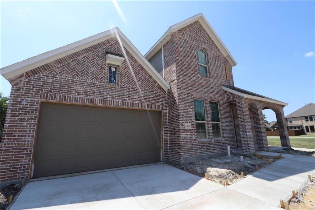 3213 Maplewood Drive - Photo 1