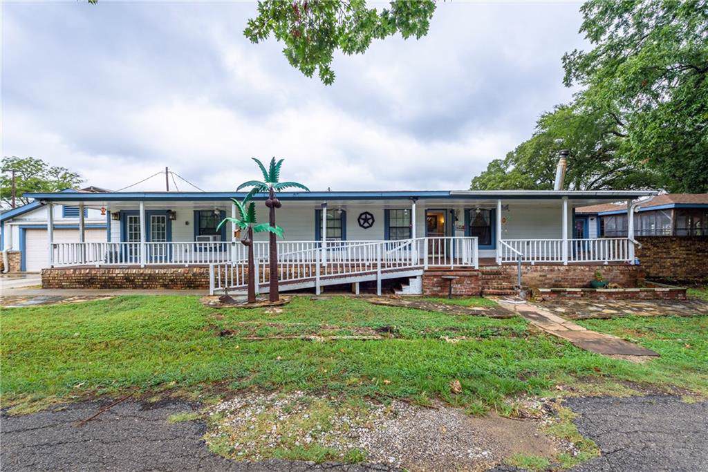 726 Summers Lane - Photo 1