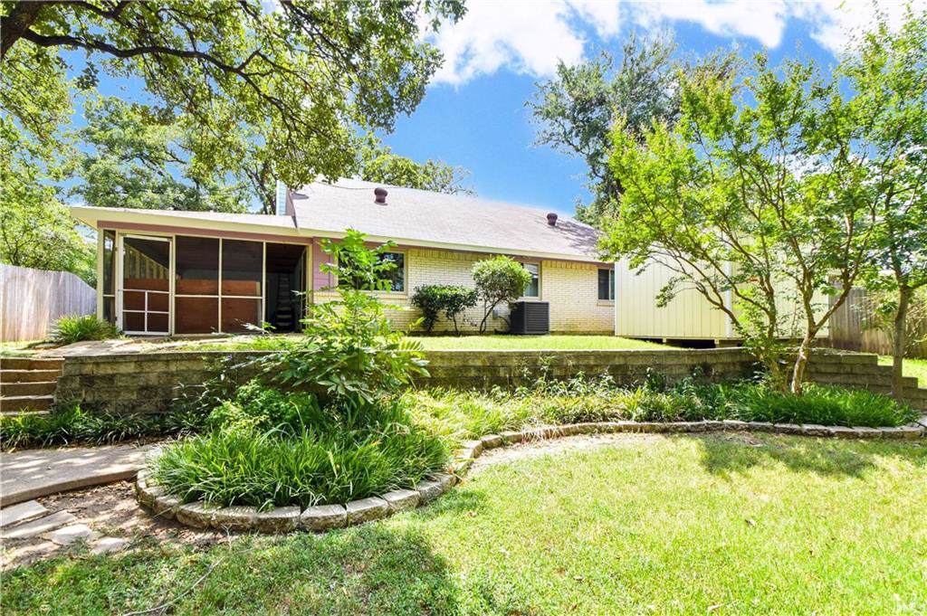 302 Shelmar Drive - Photo 1