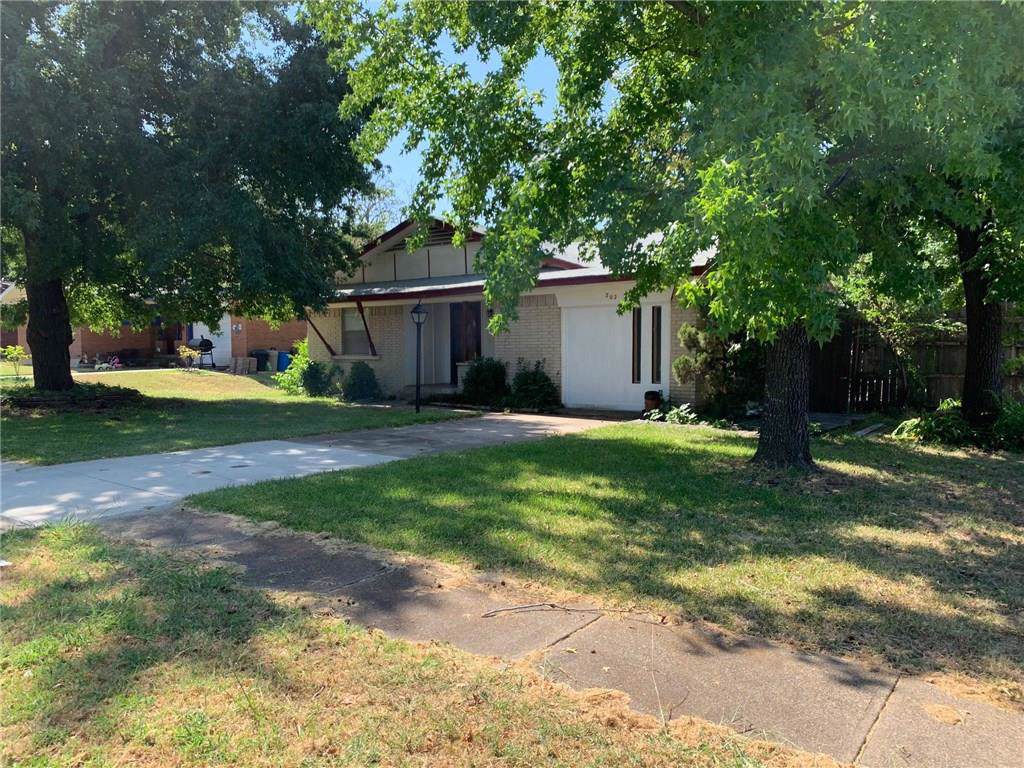 202 Gardenia Circle - Photo 1