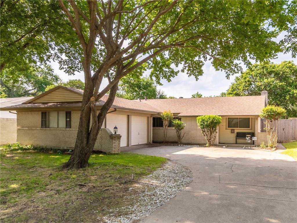 647 Williams Way - Photo 1
