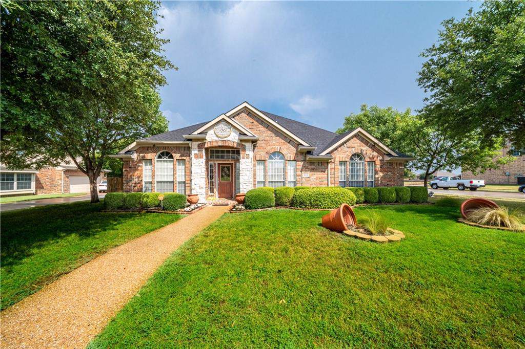 320 Oleander Drive - Photo 1