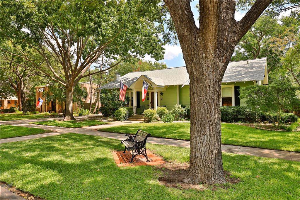 825 Amarillo Street - Photo 1