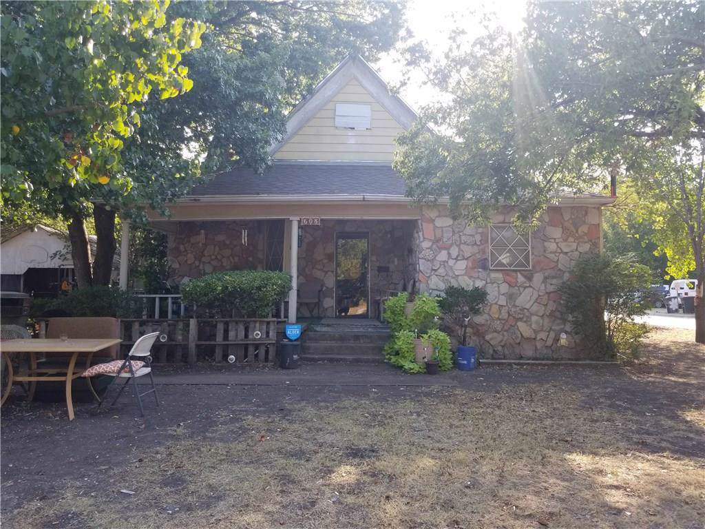 608 Parks Avenue - Photo 1