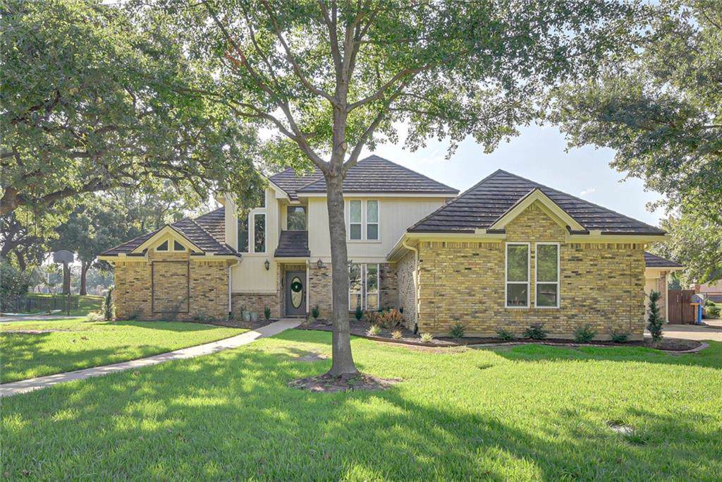 1102 Country Club Court - Photo 1