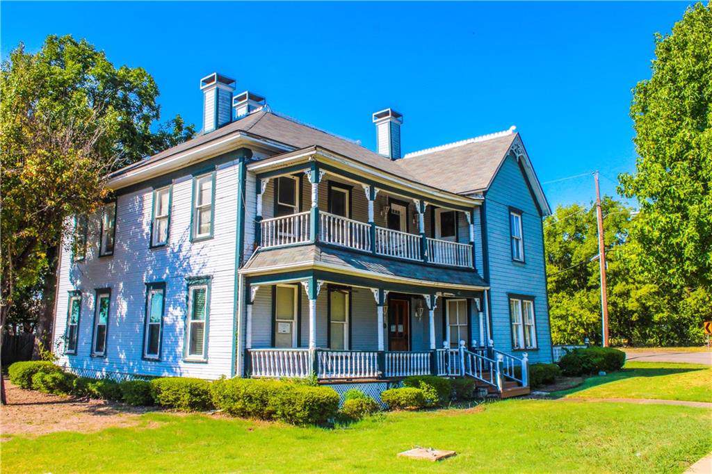 402 Center Street - Photo 1