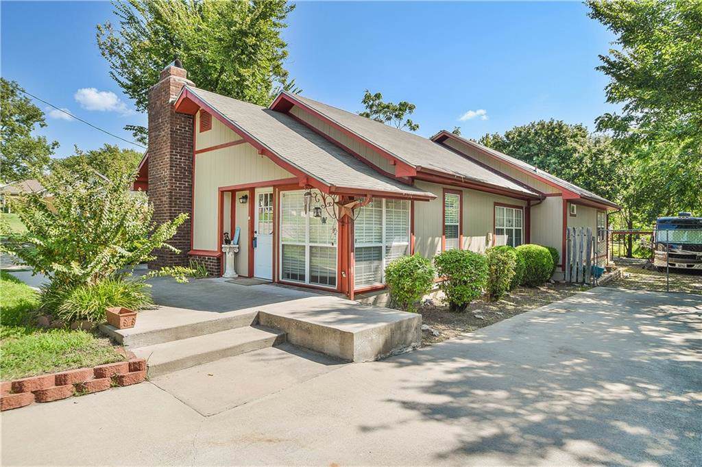 1016 Rusk Street - Photo 1