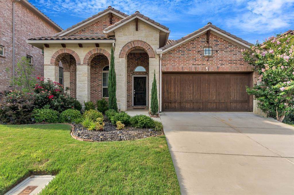 307 Palacio Street - Photo 1