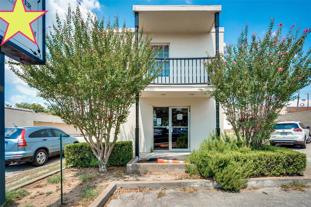 208 Henderson Street - Photo 1