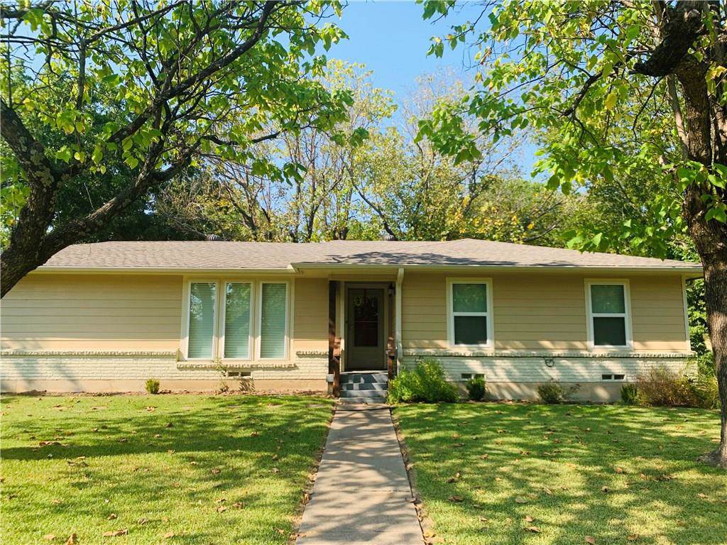 304 Russell Avenue - Photo 1