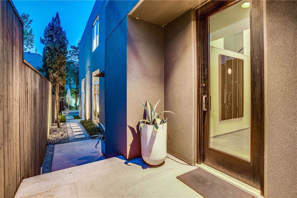 2843 Lee Street - Photo 1