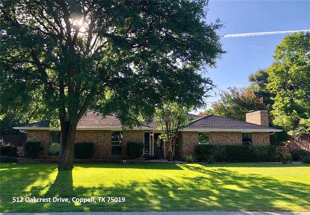 512 Oakcrest Drive - Photo 1