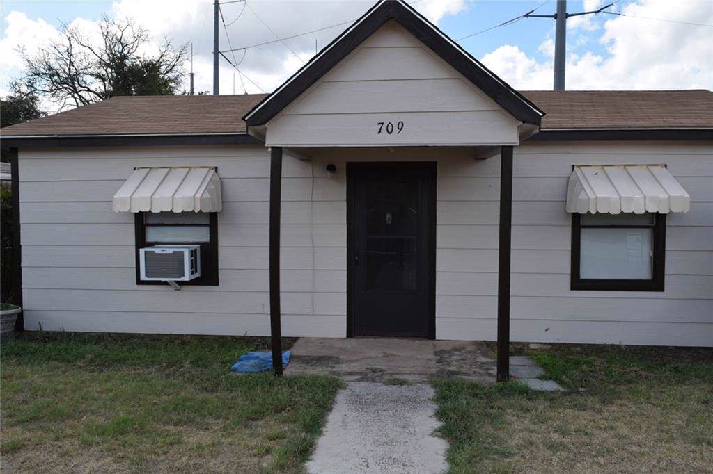 709 Santa Fe Avenue - Photo 1