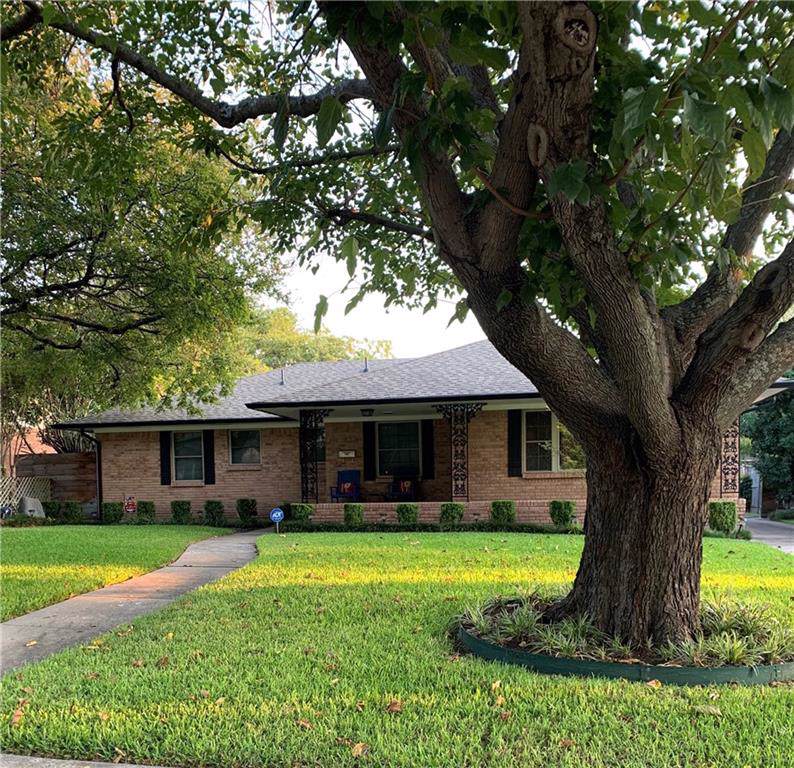 735 Dumont Drive - Photo 1