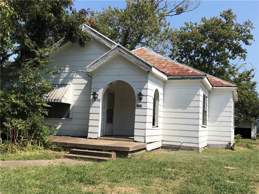 1819 Speedway Street - Photo 1