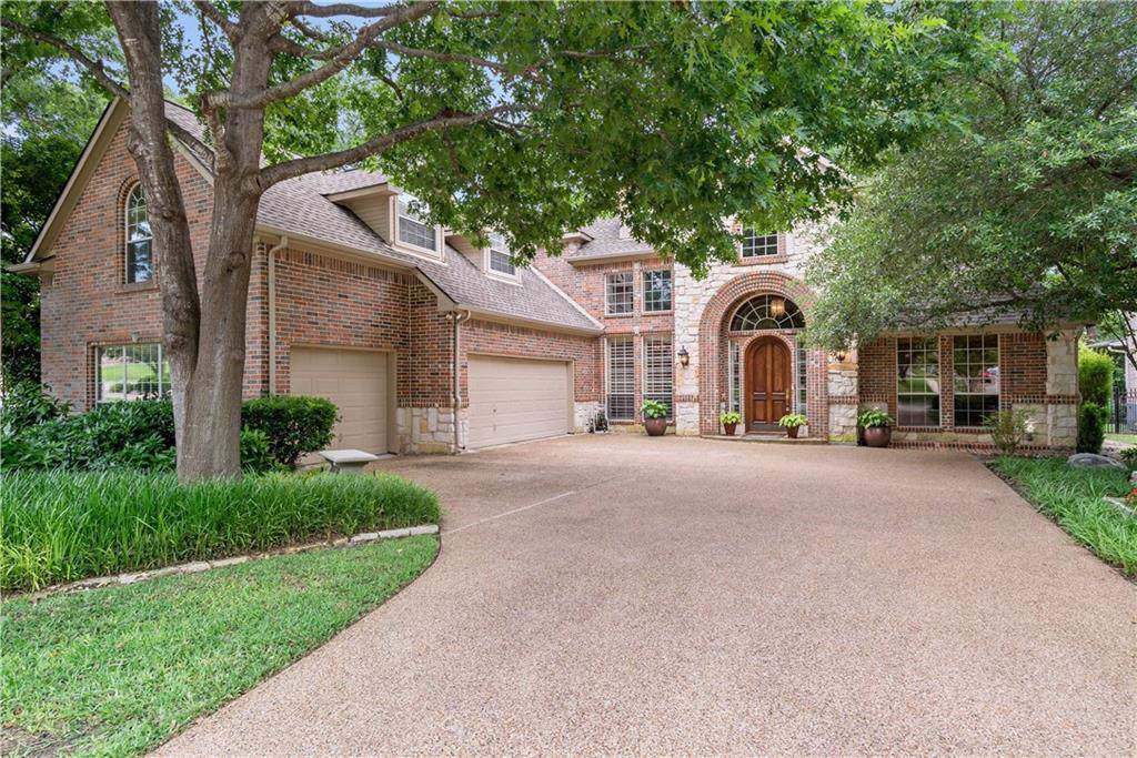 1006 Creekwood Drive - Photo 1