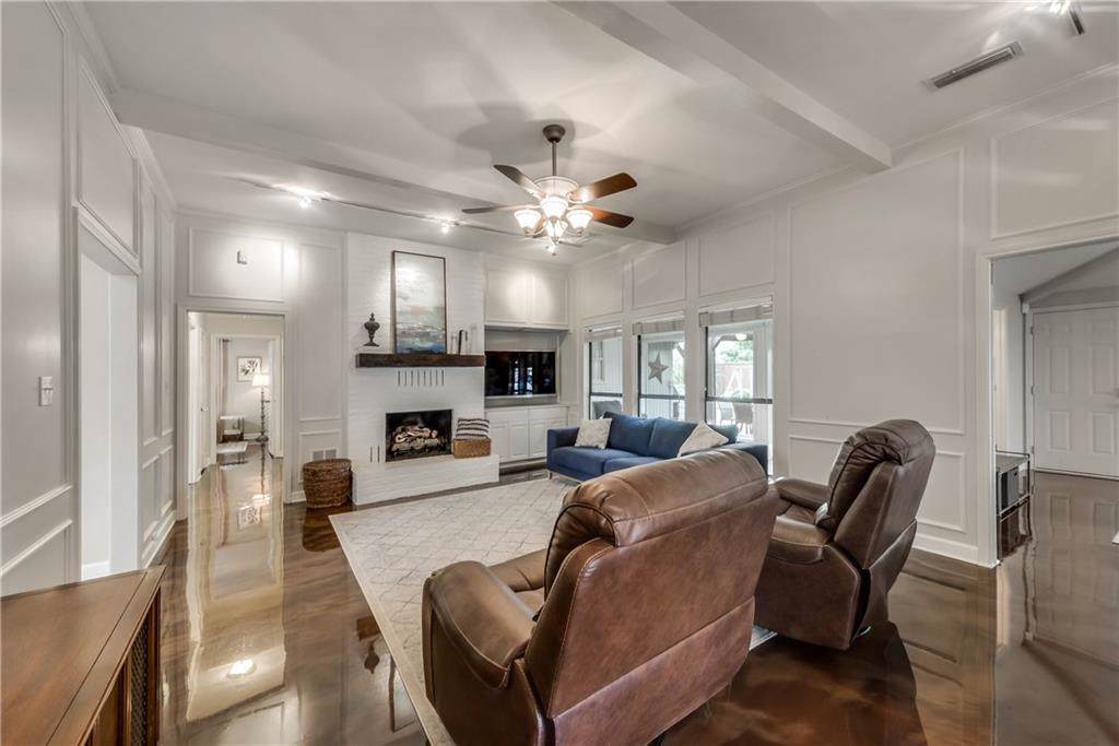 2326 Dundee Place - Photo 1